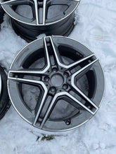 Laden Sie das Bild in den Galerie-Viewer, 4x Alufelge 18 Zoll 7.5&quot; 5x112 49ET Glanz Schwarz A1774011500 Mercedes-Benz