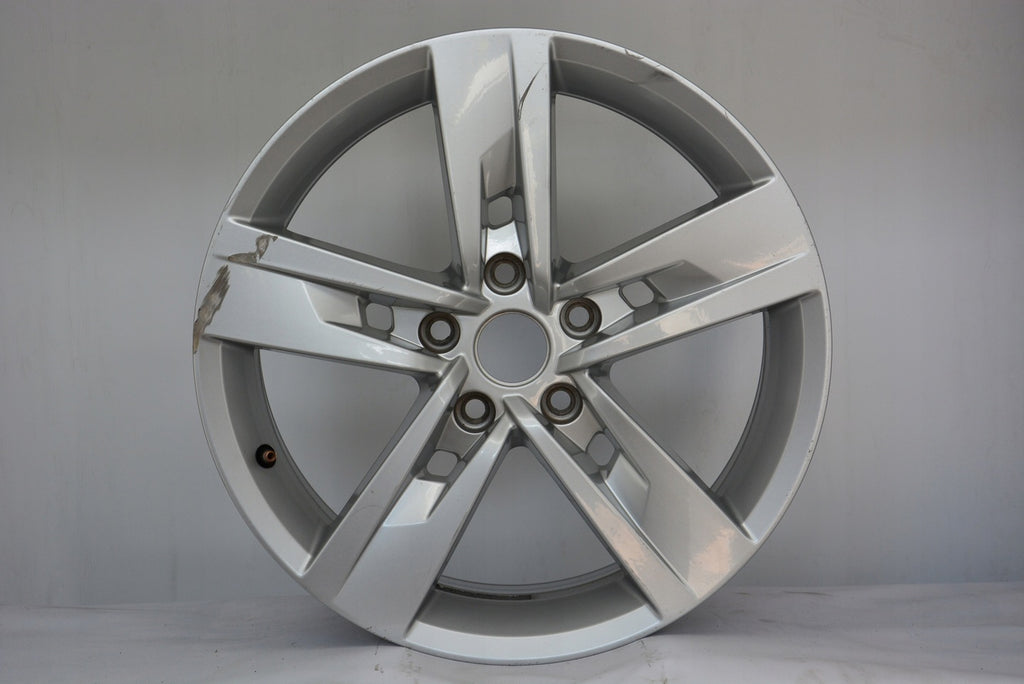 1x Alufelge 17 Zoll 7.0" 5x112 49ET Glanz Silber 5F0601025 Seat Rim Wheel