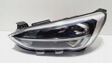 Laden Sie das Bild in den Galerie-Viewer, Frontscheinwerfer Ford Focus JX7B-13E015-AD Links Scheinwerfer Headlight