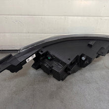 Laden Sie das Bild in den Galerie-Viewer, Frontscheinwerfer Kia Stonic 92101H8 Links Scheinwerfer Headlight SCH4178742295ko