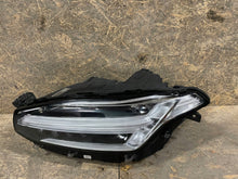 Laden Sie das Bild in den Galerie-Viewer, Frontscheinwerfer Volvo Xc90 II 31446880 Links Scheinwerfer Headlight