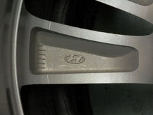 Load image into Gallery viewer, 1x Alufelge 18 Zoll 6.5&quot; 5x114.3 48ET Glanz Silber 52910-2S310 Hyundai Tucson