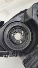 Laden Sie das Bild in den Galerie-Viewer, Frontscheinwerfer Mazda 3 BDG7-51030 Rechts Scheinwerfer Headlight