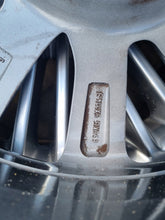 Load image into Gallery viewer, 1x Alufelge 18 Zoll 7.0" 5x114.3 45ET Glanz Silber 9965B57080 Mazda I Rim Wheel FEL7707677945se