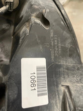 Laden Sie das Bild in den Galerie-Viewer, Frontscheinwerfer Honda Hr-V Logo 33100T7SA01 Xenon Rechts Headlight