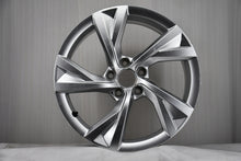 Load image into Gallery viewer, 1x Alufelge 18 Zoll 8.0" 5x112 40ET Glanz Silber 8W0601025EJ Audi Rim Wheel FEL8488590188so