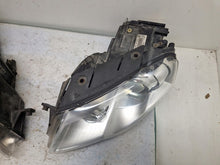 Laden Sie das Bild in den Galerie-Viewer, Frontscheinwerfer VW Passat Ein Satz Scheinwerfer Headlight SCH1602747798hf