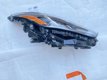 Laden Sie das Bild in den Galerie-Viewer, Frontscheinwerfer Toyota Highlander Rechts Scheinwerfer Headlight
