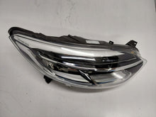Laden Sie das Bild in den Galerie-Viewer, Frontscheinwerfer Renault Captur I 260100400R Full LED Rechts Headlight SCH3753065805lm