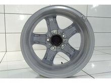 Laden Sie das Bild in den Galerie-Viewer, 4x Alufelge 16 Zoll 7.0" 5x120 44ET Silber 6775619 BMW 1 E88 E46 E93 E92 E82 FEL2565096599qf