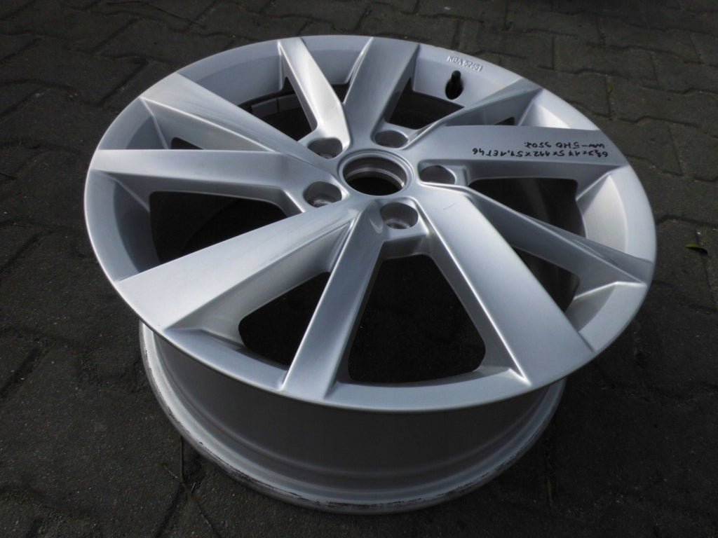 1x Alufelge 17 Zoll 6.5" 5x112 46ET Glanz Silber 5H0601025B VW Golf VIII I FEL1661240783yo
