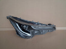 Laden Sie das Bild in den Galerie-Viewer, Frontscheinwerfer Toyota Corolla 81110-02S70 LED Rechts Scheinwerfer Headlight SCH5258292519qj