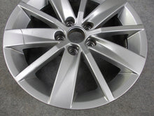 Load image into Gallery viewer, 1x Alufelge 15 Zoll 6.0&quot; 5x100 40ET Glanz Silber 6C0601025 VW Polo Rim Wheel