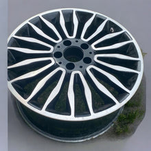 Laden Sie das Bild in den Galerie-Viewer, 1x Alufelge 18 Zoll 8.5&quot; 5x112 48ET Glanz Silber A2124010100 Mercedes-Benz W212