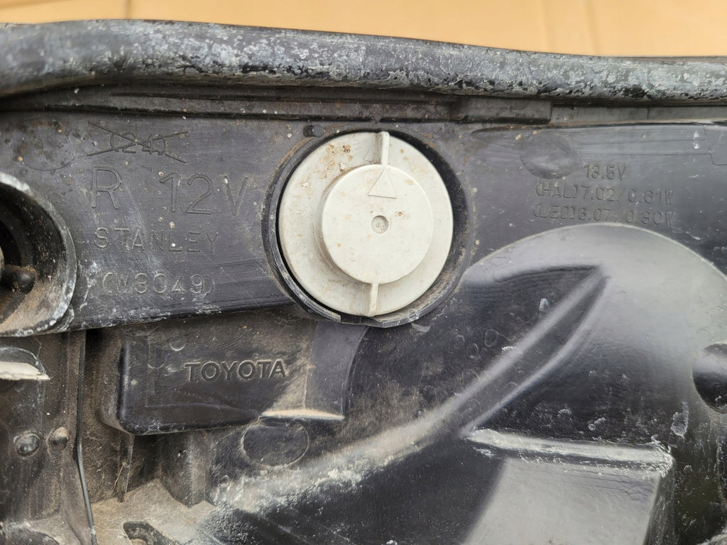 Frontscheinwerfer Toyota W3049K02 LED Rechts Scheinwerfer Headlight SCH6557897296yn