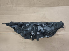 Laden Sie das Bild in den Galerie-Viewer, Frontscheinwerfer Toyota V LED Links Scheinwerfer Headlight