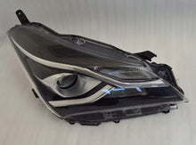 Laden Sie das Bild in den Galerie-Viewer, Frontscheinwerfer Toyota Yaris Rechts Scheinwerfer Headlight SCH3547868010cr