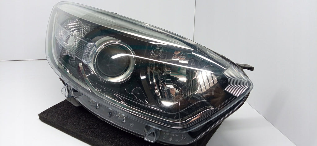 Frontscheinwerfer Renault Captur I 260105066R 030128120200 1305631307 Rechts SCH2546311906ad