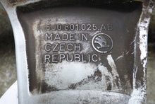 Laden Sie das Bild in den Galerie-Viewer, 1x Alufelge 15 Zoll 6.0" 5x100 5J0601025AB Skoda Fabia Iii Rim Wheel FEL3463166159lr