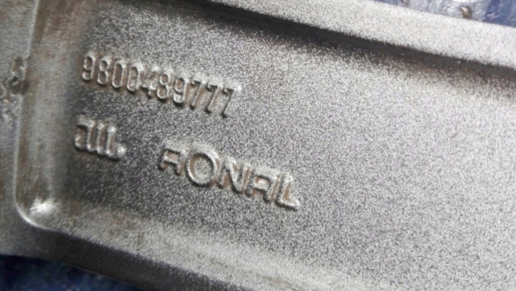 1x Alufelge 16 Zoll 6.5" 4x108 20ET Glanz Grau 9800489777 Peugeot 2008 Rim Wheel