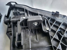 Laden Sie das Bild in den Galerie-Viewer, Frontscheinwerfer Mercedes-Benz Cla 1189062500 1189068400 LED Ein Satz Headlight SCH8470024823ge