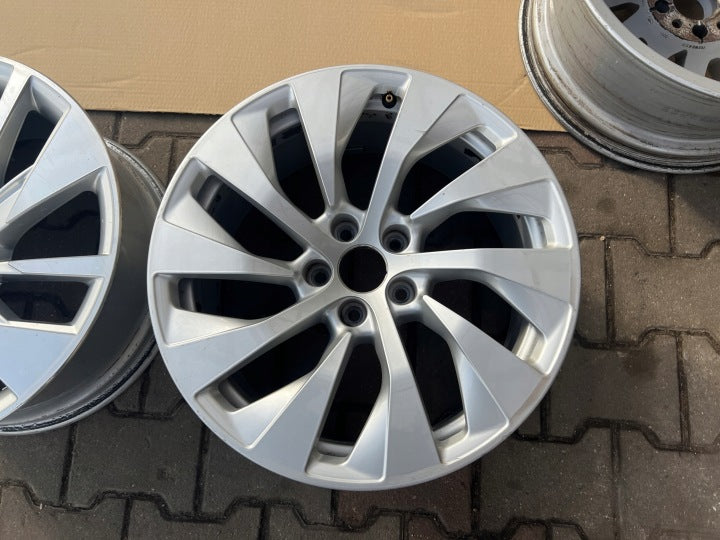 1x Alufelge 18 Zoll 8.0" 5x112 4K8601025A Audi Rim Wheel FEL7831654152wr