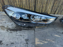 Load image into Gallery viewer, Frontscheinwerfer Hyundai Tucson 92101-D7200 Links Scheinwerfer Headlight SCH5218367102jw