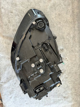 Laden Sie das Bild in den Galerie-Viewer, Frontscheinwerfer Porsche Cayenne 7P5941752H Xenon Rechts Scheinwerfer Headlight SCH2321270387uf