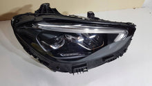 Laden Sie das Bild in den Galerie-Viewer, Frontscheinwerfer Mercedes-Benz W206 A2069066204 Rechts Scheinwerfer Headlight SCH8221215150ix