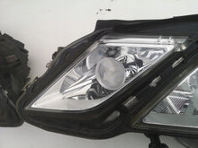 Laden Sie das Bild in den Galerie-Viewer, Frontscheinwerfer Mercedes-Benz W212 2128204961 Ein Stück (Rechts oder Links) SCH5497352246cw