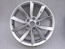 Load image into Gallery viewer, 1x Alufelge 17 Zoll 7.0&quot; 5x112 45ET Glanz Silber 5L0601025 Skoda Yeti Rim Wheel