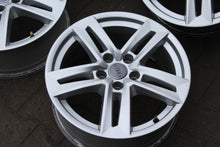 Laden Sie das Bild in den Galerie-Viewer, 4x Alufelge 17 Zoll 7.0" 5x112 42ET Glanz Silber 8W0601025P Audi A4 B9 Rim Wheel FEL1226609780pm