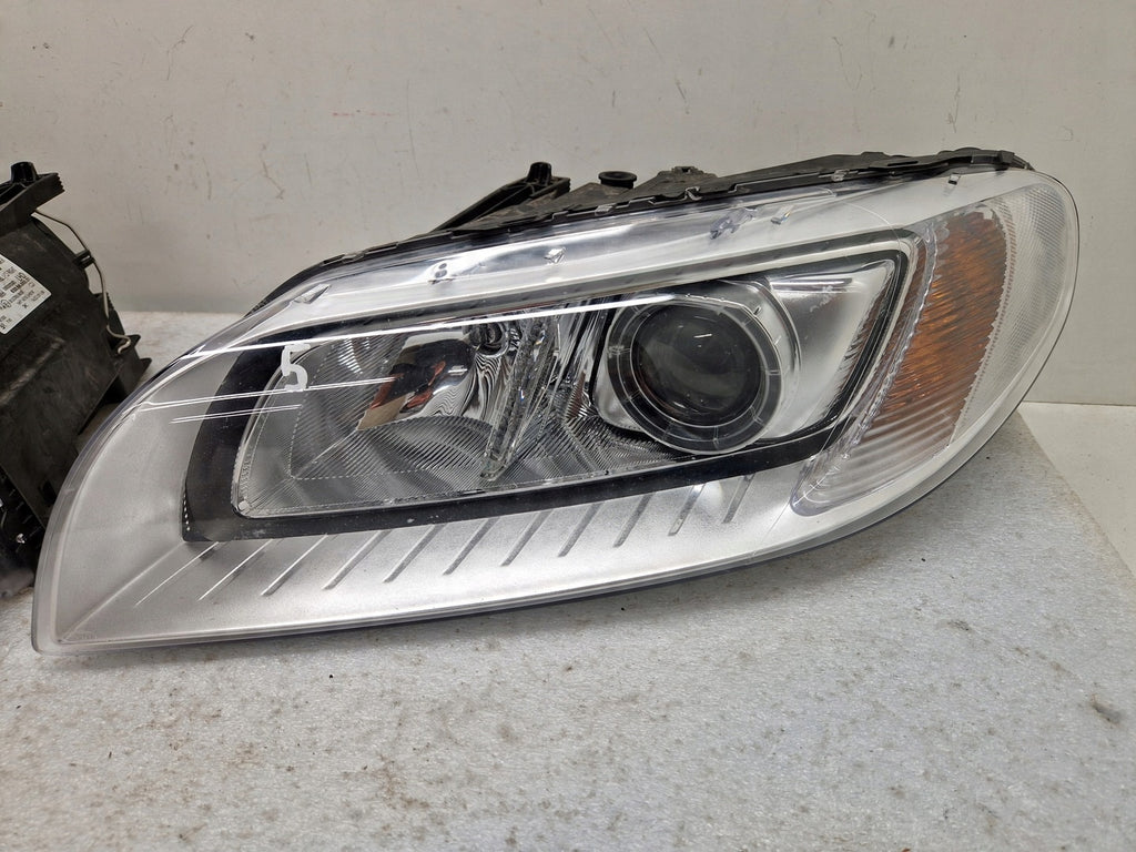 Frontscheinwerfer Volvo S80 II V70 31420013 31420014 Rechts oder Links