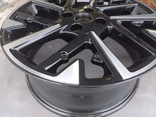 Laden Sie das Bild in den Galerie-Viewer, 1x Alufelge 17 Zoll 7.0" 4x108 32ET 672044871 Opel Corsa F Rim Wheel FEL2530919839zu