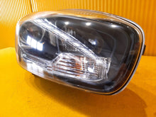 Laden Sie das Bild in den Galerie-Viewer, Frontscheinwerfer Kia Carens IV PHS48445 LED Rechts Scheinwerfer Headlight