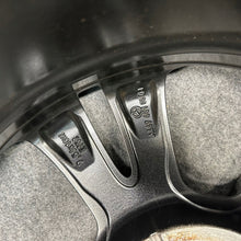 Laden Sie das Bild in den Galerie-Viewer, 1x Alufelge 18 Zoll 7.5&quot; 5x112 52ET A4474010501 Mercedes-Benz Vito Rim Wheel