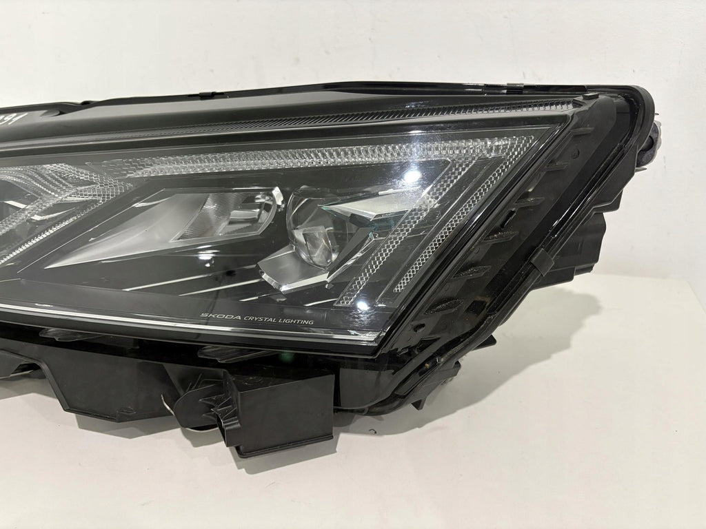 Frontscheinwerfer Skoda Octavia IV 5E4941035 LED Ein Stück (Rechts oder Links) SCH1456764375vv