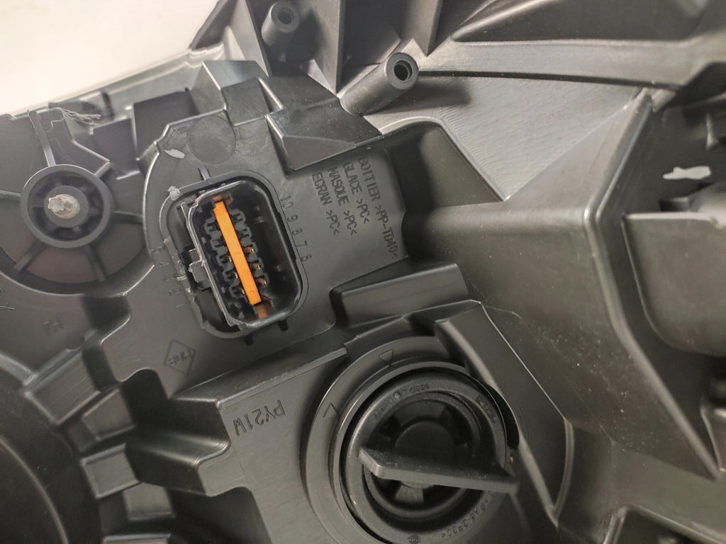 Frontscheinwerfer Opel Vivaro B 260606315R Ein Stück (Rechts oder Links)