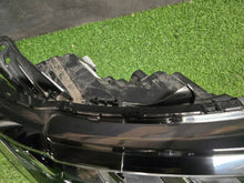 Laden Sie das Bild in den Galerie-Viewer, Frontscheinwerfer Mitsubishi Outlander III 8301D3-31 Full LED Ein Satz Headlight