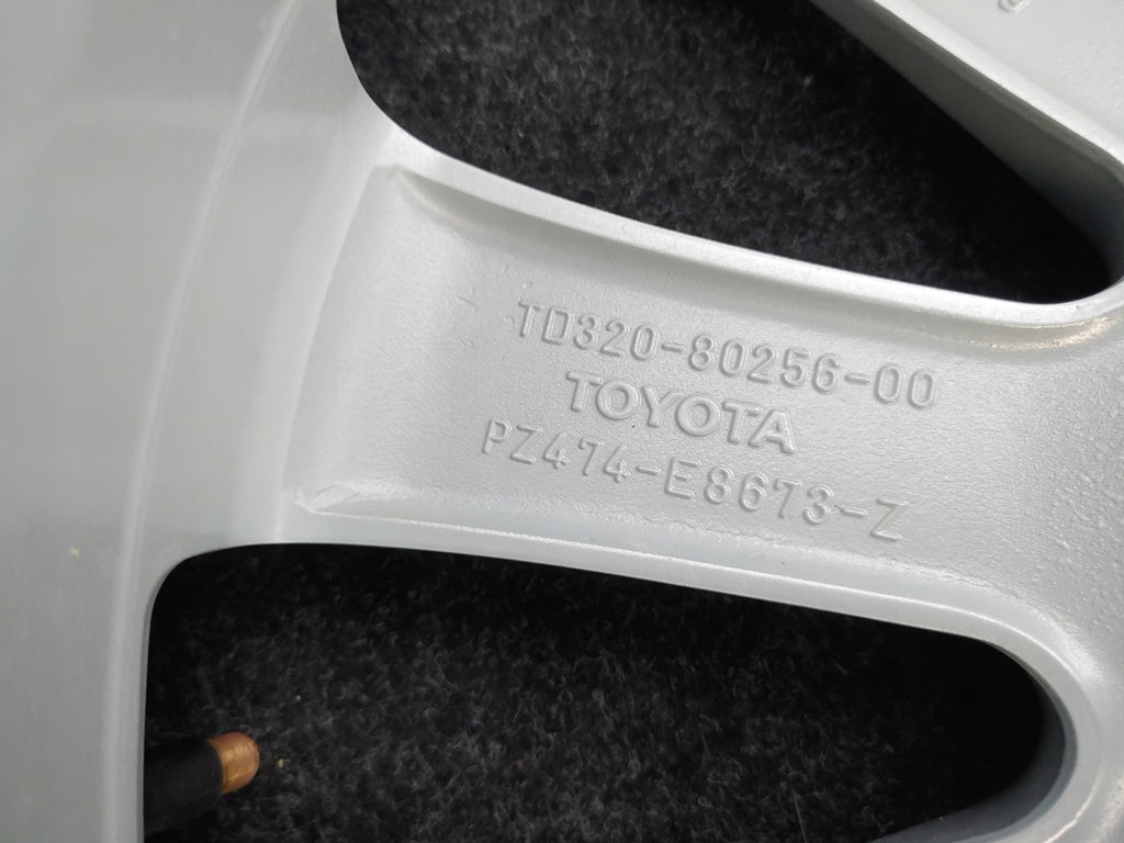 1x Alufelge 17 Zoll 7.0" 5x114.3 39ET PZ474-E8673- Toyota Corolla Verso FEL2857054512ga