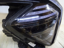 Laden Sie das Bild in den Galerie-Viewer, Frontscheinwerfer Kia Sportage V 92102R2100 FALSE Scheinwerfer Headlight SCH8461211769ac