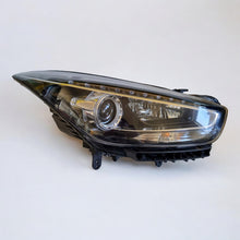 Laden Sie das Bild in den Galerie-Viewer, Frontscheinwerfer Hyundai I40 92102-3Z620 Xenon Rechts Scheinwerfer Headlight