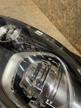 Laden Sie das Bild in den Galerie-Viewer, Frontscheinwerfer Porsche Macan 95b 95B941031CF Links Scheinwerfer Headlight SCH4457878562se
