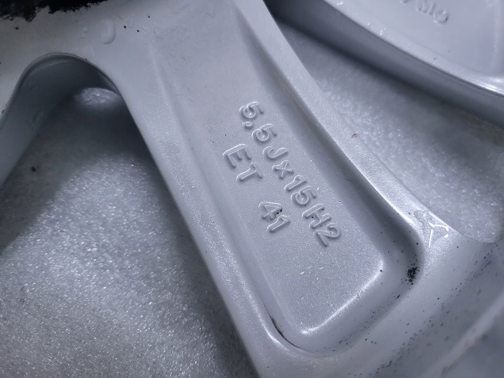 1x Alufelge 15 Zoll 5.5" 4x100 41ET Glanz Silber 1S0601025AP Seat Mii Up FEL6900822806zt