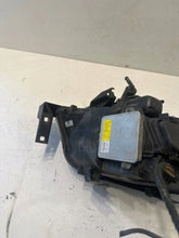 Laden Sie das Bild in den Galerie-Viewer, Frontscheinwerfer BMW 3 E91 E90 71616679 Links Scheinwerfer Headlight SCH1674703755cv