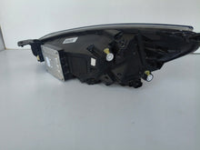 Laden Sie das Bild in den Galerie-Viewer, Frontscheinwerfer Ford Focus MX7B-13E014-ED Full LED Rechts Headlight SCH9899409257kn