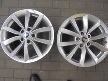 Load image into Gallery viewer, 1x Alufelge 17 Zoll 7.0&quot; 5x112 45ET Silber 5LO601025K Skoda Rim Wheel