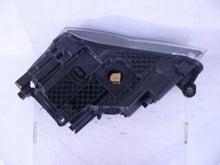 Laden Sie das Bild in den Galerie-Viewer, Frontscheinwerfer Skoda Superb III 3V1941016A Xenon Rechts Headlight