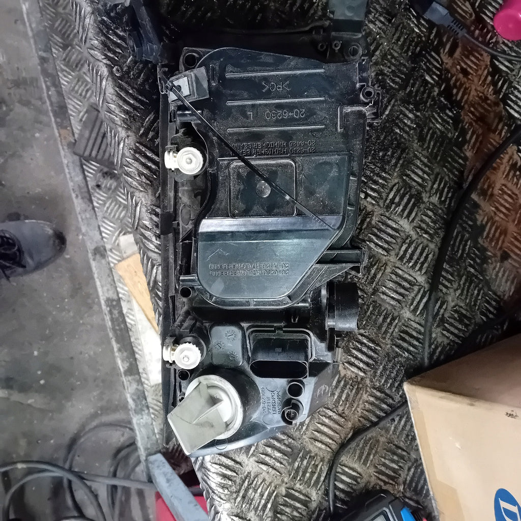 Frontscheinwerfer Skoda Fabia I Ein Satz Scheinwerfer Headlight SCH8425595040ox