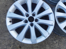Laden Sie das Bild in den Galerie-Viewer, 4x Alufelge 17 Zoll 7.0" 5x110 35ET Glanz Silber 13269541 Opel Meriva B FEL7016397900je
